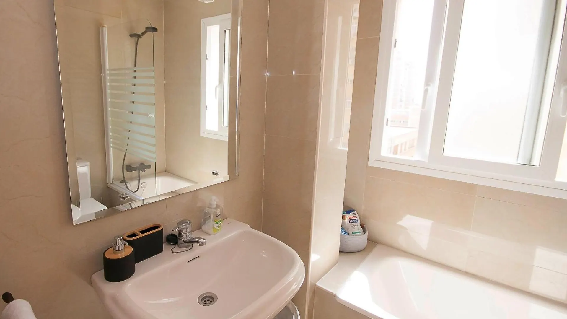 Ave Huelin 3Rooms Alojamiento Con Parking Y Ac Málaga